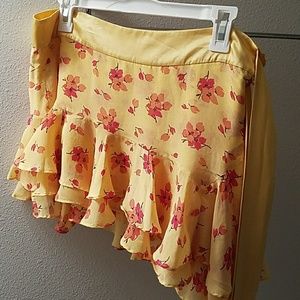 Abercrombie & Fitch asymmerical short silk skirt